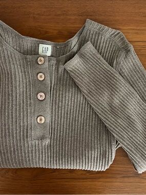 ⚡️Vintage⚡️ Gap Ribbed Henley Long Sleeve